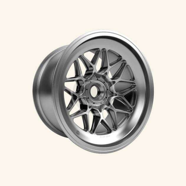 Polished chrome rim